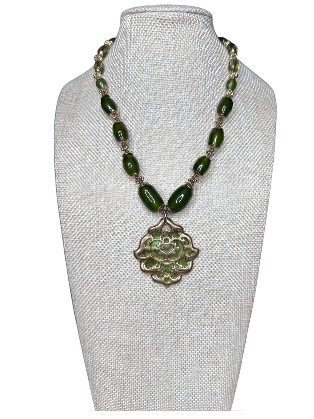 Green Bead Floral Pendant Necklace - Women Jewelry